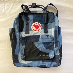 NWOT Fjallraven Kanken with special edition print